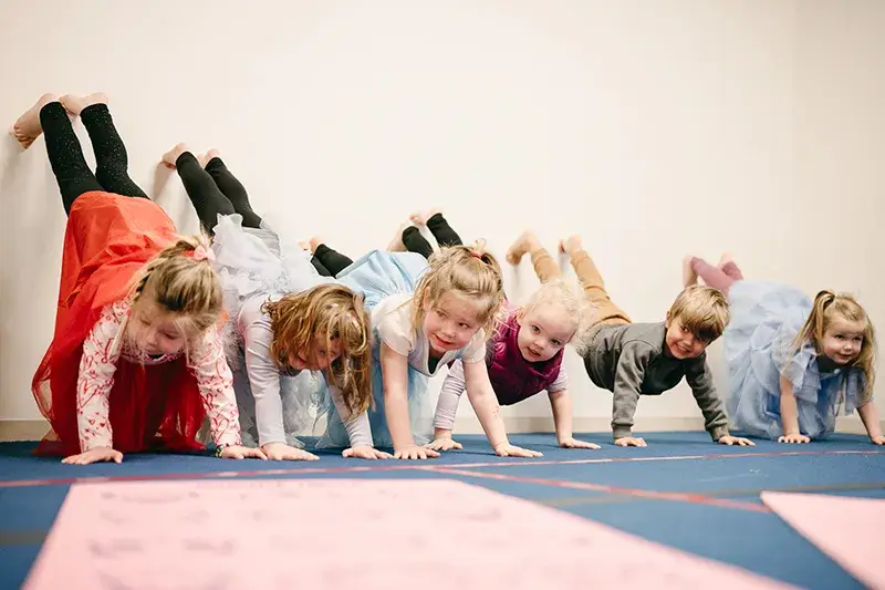 kids doing gymnastics